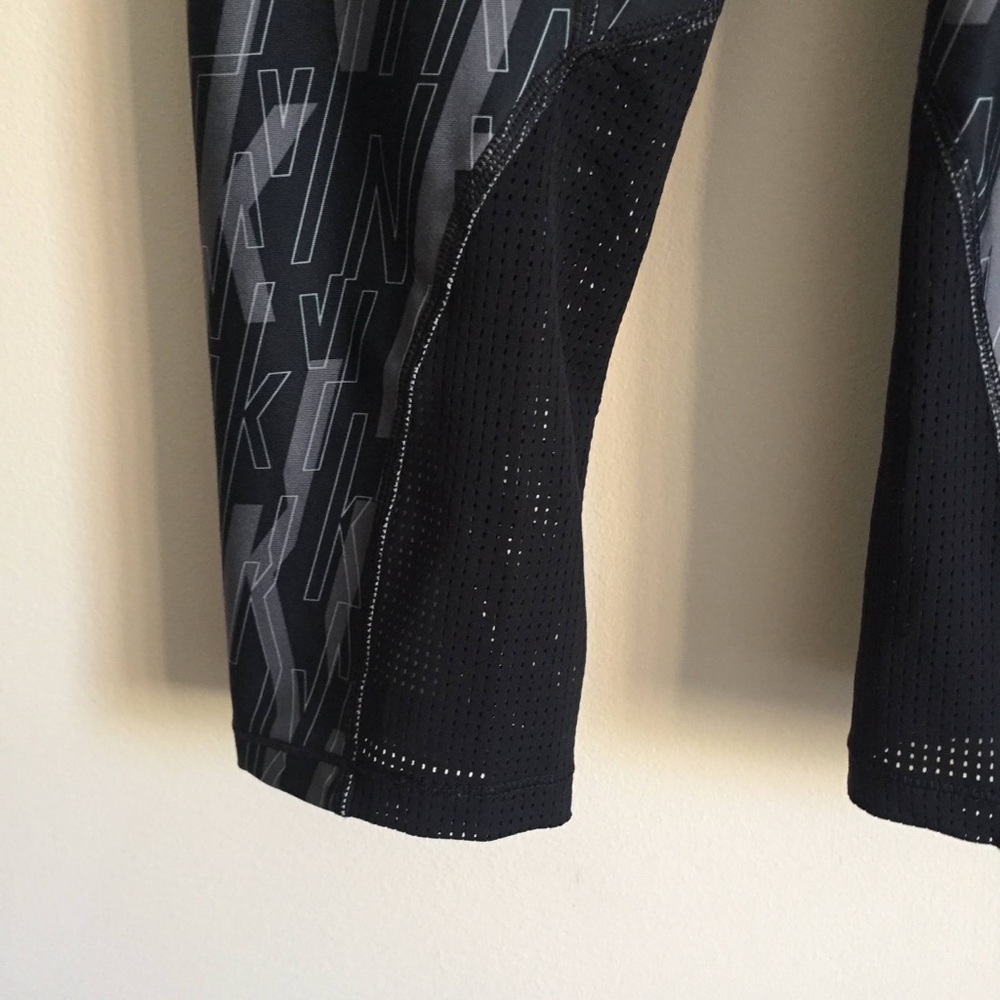NIKE Graphic Print Grey Black HyperCool Leggings - Picture 6 of 11